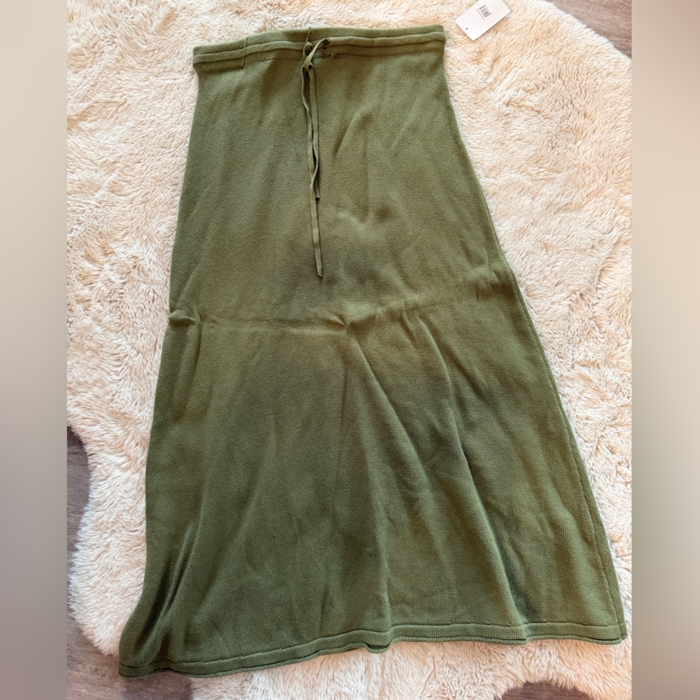 Petal & Pup Olive Green Women's Knit Sweater Skirt Sz 10 with flaws